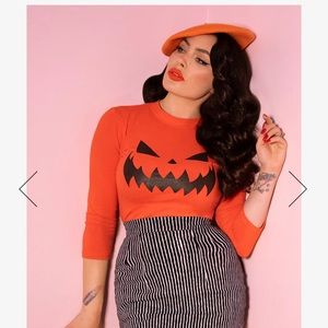 PUMPKIN KING 3/4 SLEEVE TOP IN ORANGE - VIXEN BY MICHELINE PITT